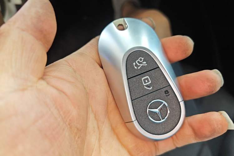 Used Mercedes-Benz EQE 2022 350 Pioneer Edition Vehicle Key