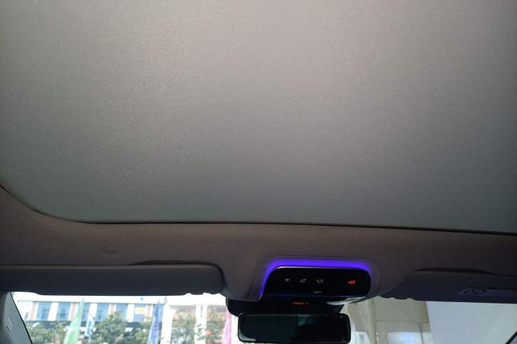 Used Mercedes-Benz EQE 2022 350 First Edition Special Version Headliner