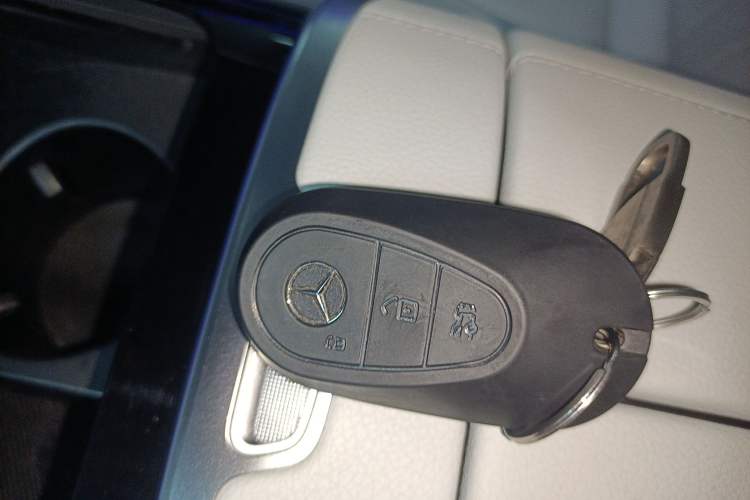 Used Mercedes-Benz EQE 2022 350 First Edition Special Version Interior 1
