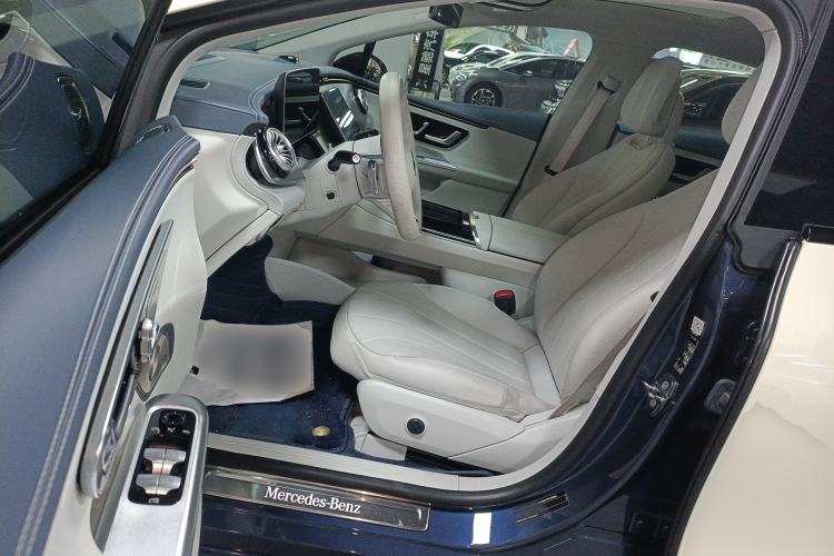 Used Mercedes-Benz EQE 2022 350 First Edition Special Version Interior 3