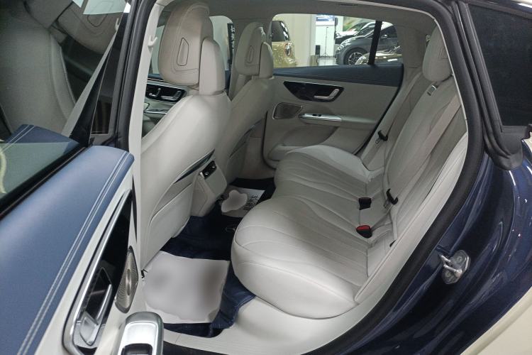 Used Mercedes-Benz EQE 2022 350 First Edition Special Version Interior 4