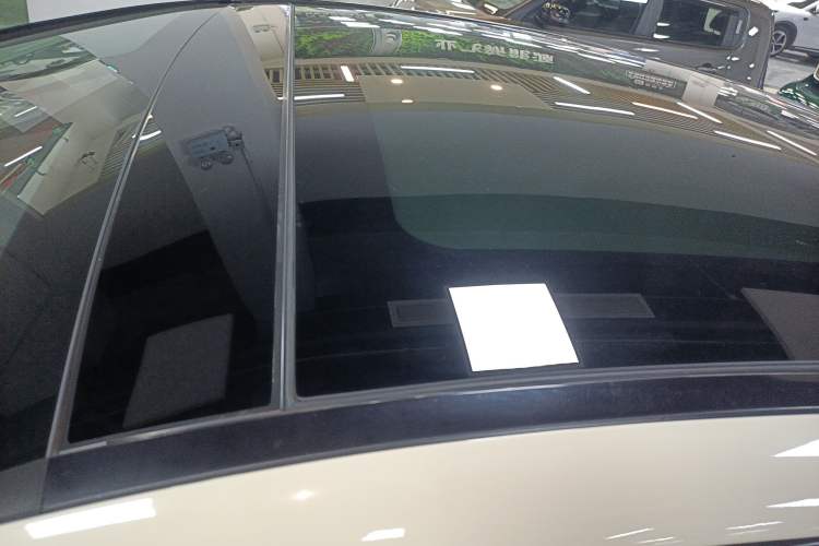 Used Mercedes-Benz EQE 2022 350 First Edition Special Version Roof