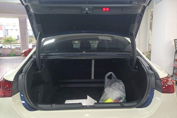 Used Mercedes-Benz EQE 2022 350 First Edition Special Version Trunk
