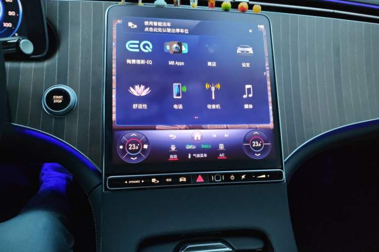 Used Mercedes-Benz EQE 2025 500 4MATIC Pioneer Edition Audio And AC Panel