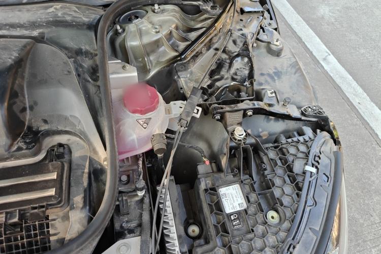 Used Mercedes-Benz EQE 2025 500 4MATIC Flagship Edition Engine Bay Left