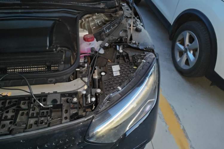 Used Mercedes-Benz EQE 2025 500 4MATIC Pioneer Edition Engine Bay Left