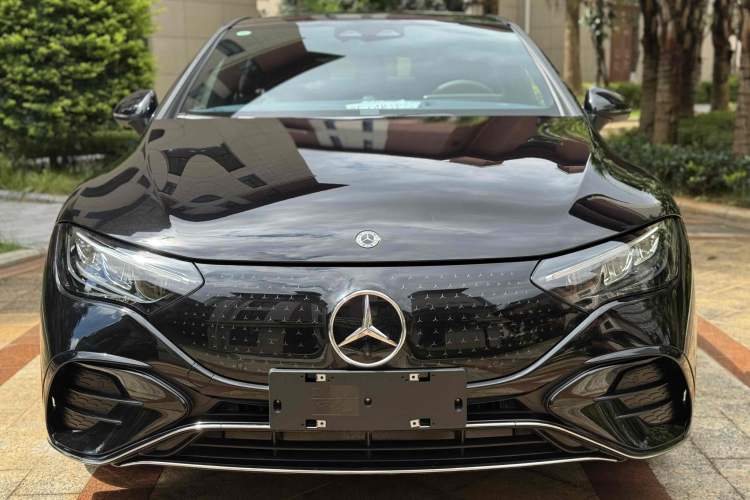 Used Mercedes-Benz EQE 2025 500 4MATIC Luxury Edition Exterior 1