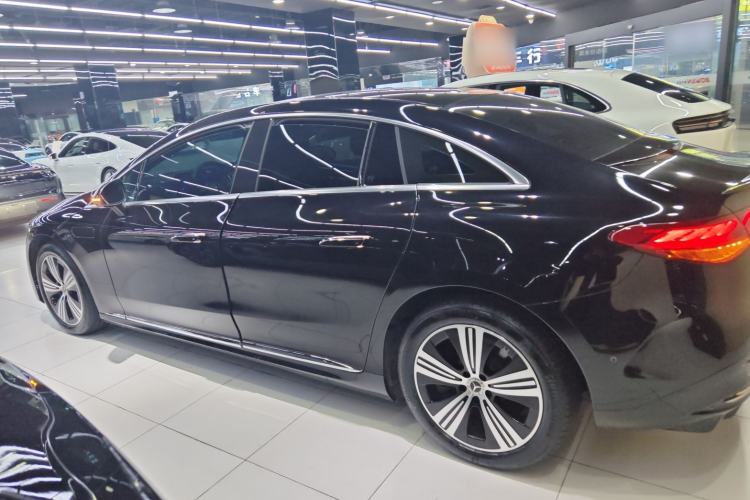 Used Mercedes-Benz EQE 2025 500 4MATIC Pioneer Edition Exterior 3