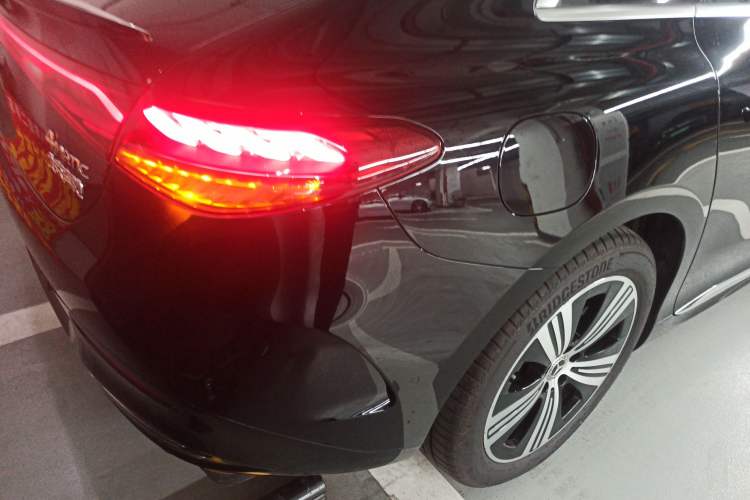 Used Mercedes-Benz EQE 2025 500 4MATIC Luxury Edition Exterior 3