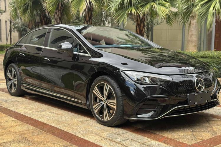 Used Mercedes-Benz EQE 2025 500 4MATIC Luxury Edition Exterior 4