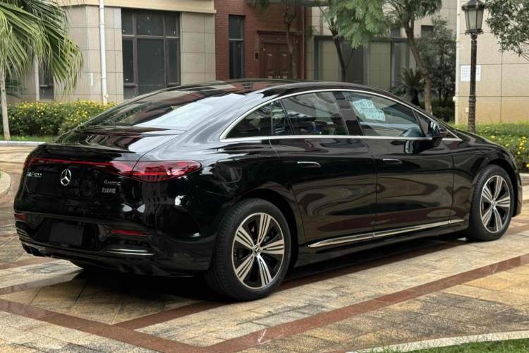 Used Mercedes-Benz EQE 2025 500 4MATIC Luxury Edition Exterior 5
