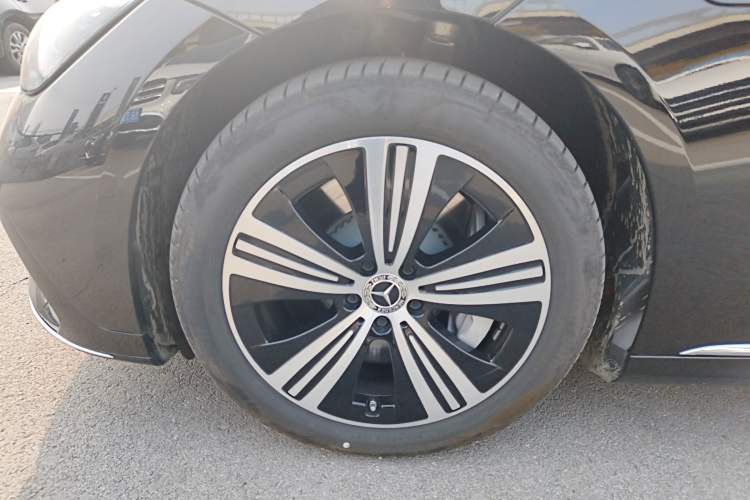 Used Mercedes-Benz EQE 2025 500 4MATIC Pioneer Edition Exterior 7