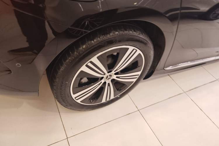 Used Mercedes-Benz EQE 2025 500 4MATIC Pioneer Edition Exterior 8