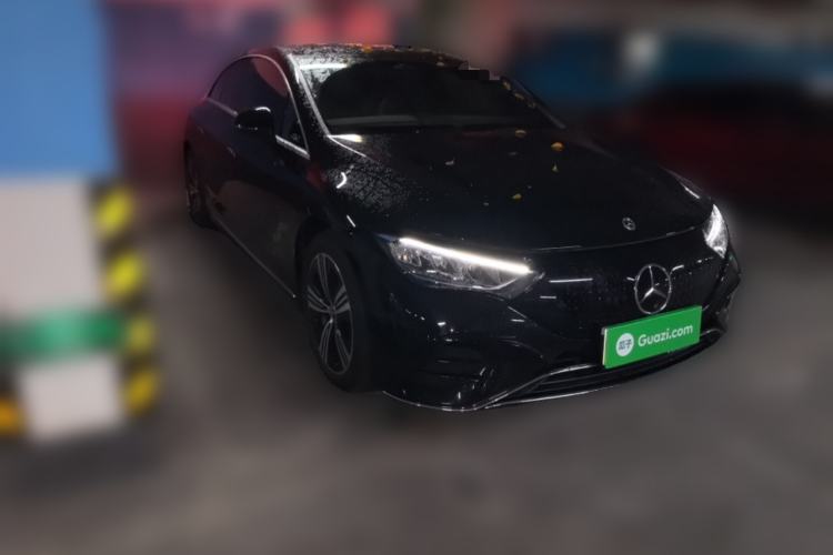 Used Mercedes-Benz EQE 2025 500 4MATIC Pioneer Edition Front Right 45 Deg