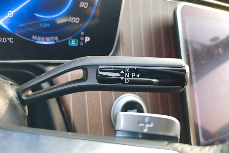 Used Mercedes-Benz EQE 2025 500 4MATIC Pioneer Edition Gear Lever