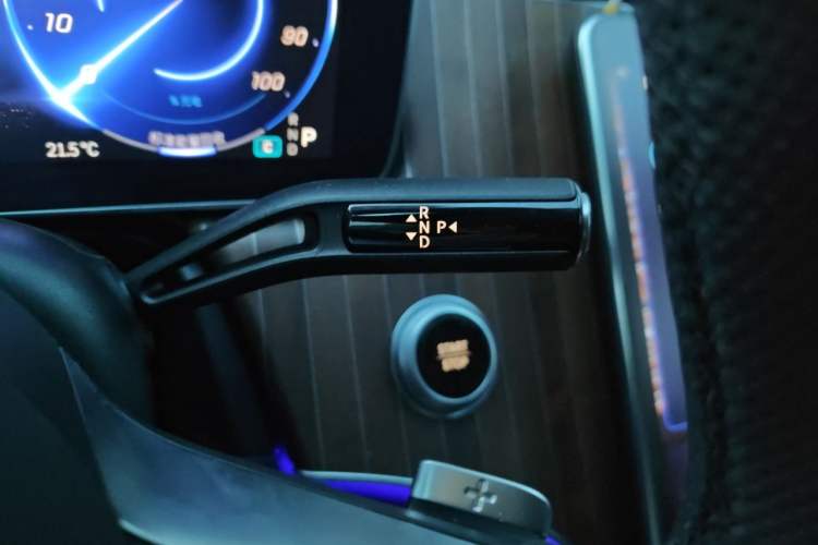 Used Mercedes-Benz EQE 2025 500 4MATIC Pioneer Edition Gear Lever