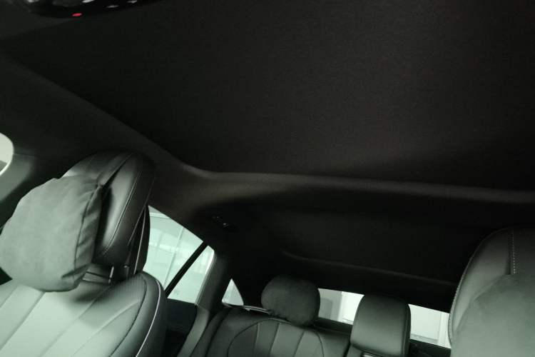Used Mercedes-Benz EQE 2025 500 4MATIC Pioneer Edition Headliner