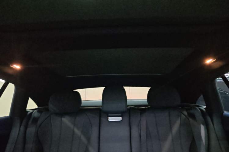 Used Mercedes-Benz EQE 2025 500 4MATIC Pioneer Edition Headliner