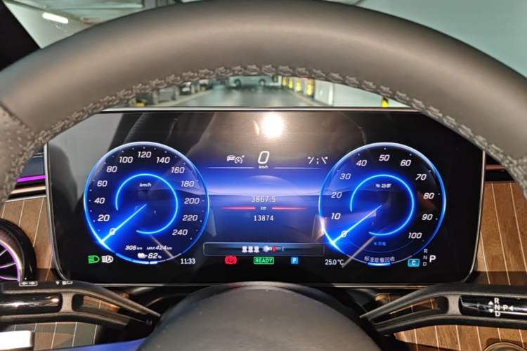 Used Mercedes-Benz EQE 2025 500 4MATIC Pioneer Edition Instrument Cluster