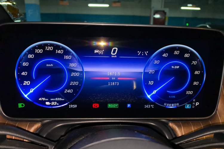 Used Mercedes-Benz EQE 2025 500 4MATIC Pioneer Edition Instrument Cluster