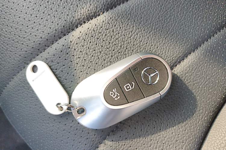 Used Mercedes-Benz EQE 2025 500 4MATIC Pioneer Edition Interior 1
