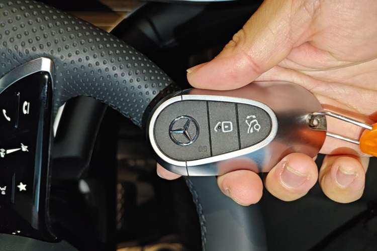 Used Mercedes-Benz EQE 2025 500 4MATIC Pioneer Edition Interior 1