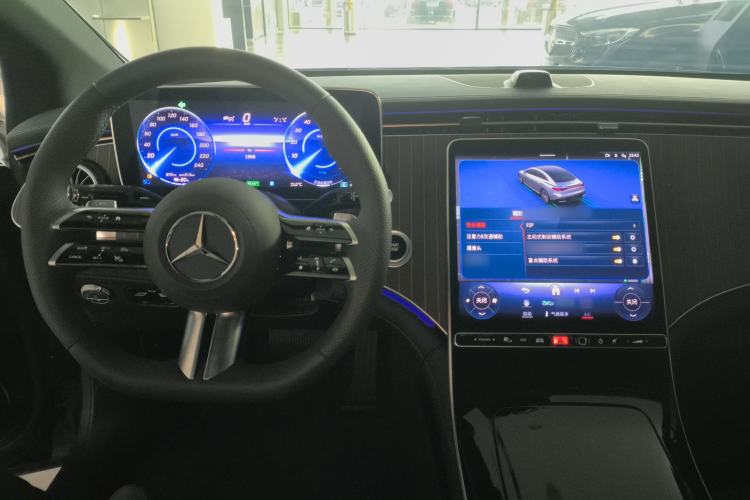 Used Mercedes-Benz EQE 2025 500 4MATIC Pioneer Edition Interior 2