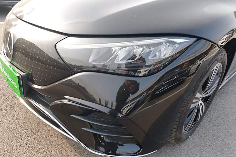 Used Mercedes-Benz EQE 2025 500 4MATIC Pioneer Edition Left Front Headlight