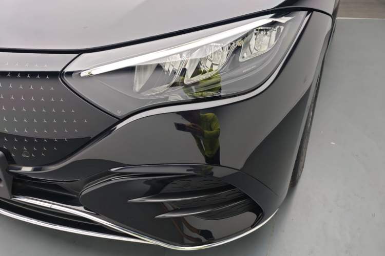 Used Mercedes-Benz EQE 2025 500 4MATIC Pioneer Edition Left Front Headlight
