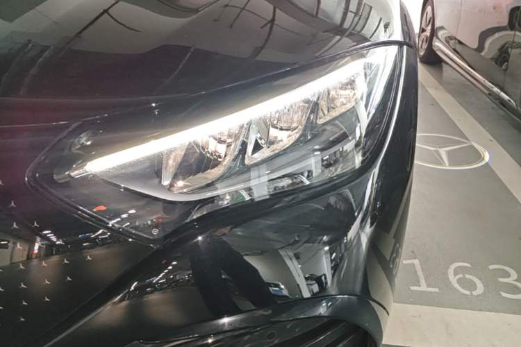 Used Mercedes-Benz EQE 2025 500 4MATIC Pioneer Edition Left Front Headlight
