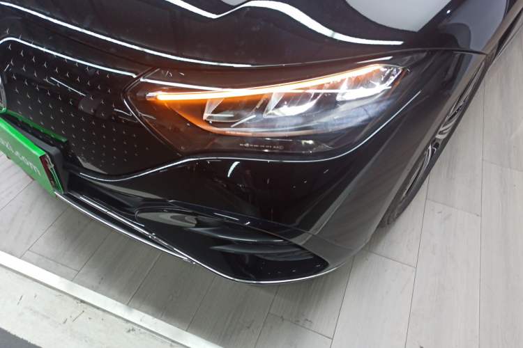 Used Mercedes-Benz EQE 2025 500 4MATIC Pioneer Edition Left Front Headlight