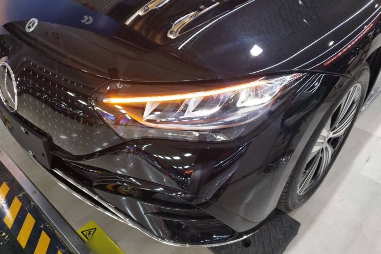 Used Mercedes-Benz EQE 2025 500 4MATIC Luxury Edition Left Front Headlight