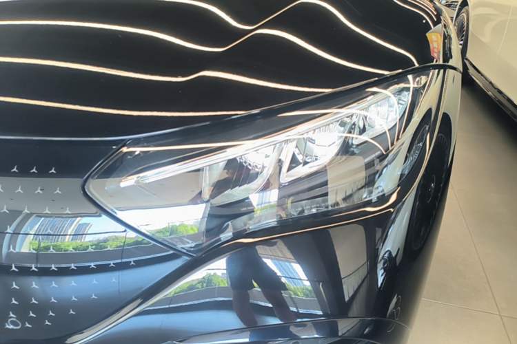 Used Mercedes-Benz EQE 2025 500 4MATIC Pioneer Edition Left Front Headlight