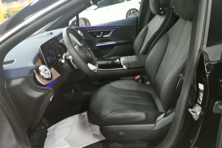 Used Mercedes-Benz EQE 2025 500 4MATIC Pioneer Edition Left Front Seat