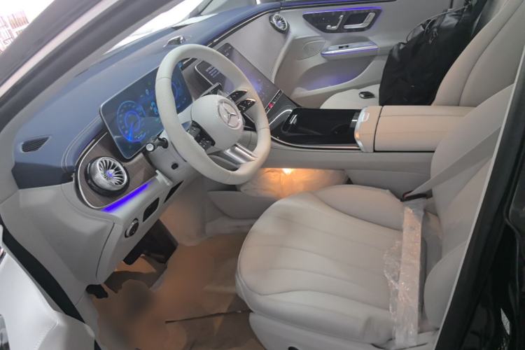 Used Mercedes-Benz EQE 2025 500 4MATIC Pioneer Edition Left Front Seat