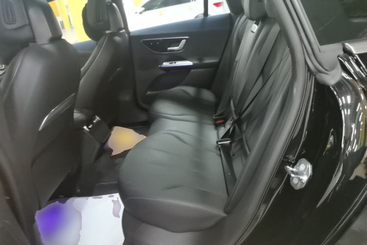 Used Mercedes-Benz EQE 2025 500 4MATIC Pioneer Edition Left Rear Seat