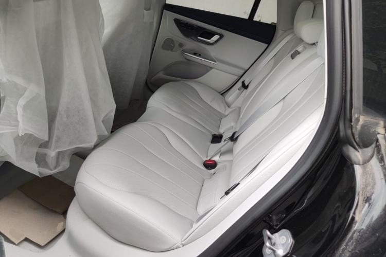 Used Mercedes-Benz EQE 2025 500 4MATIC Pioneer Edition Left Rear Seat