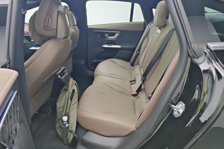 Used Mercedes-Benz EQE 2025 500 4MATIC Pioneer Edition Left Rear Seat