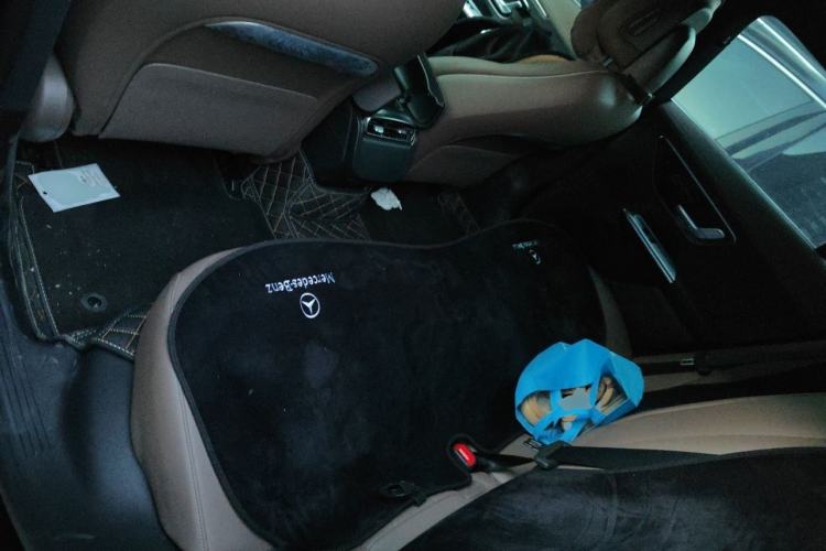 Used Mercedes-Benz EQE 2025 500 4MATIC Pioneer Edition Left Rear Seat