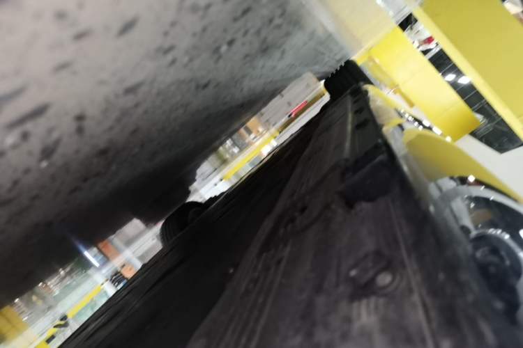 Used Mercedes-Benz EQE 2025 500 4MATIC Pioneer Edition Left Side Sill