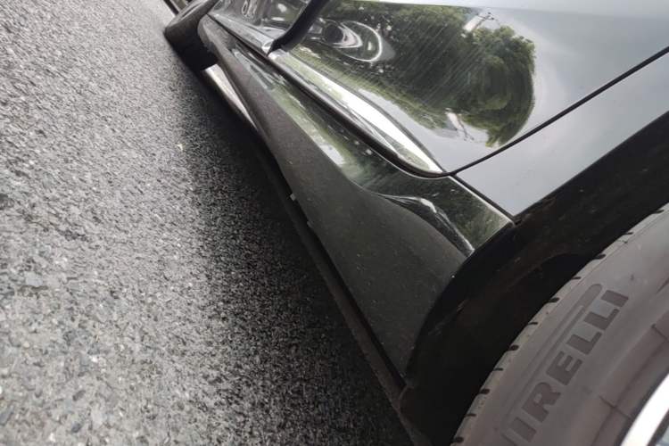 Used Mercedes-Benz EQE 2025 500 4MATIC Pioneer Edition Left Side Sill