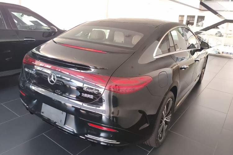 Used Mercedes-Benz EQE 2025 500 4MATIC Pioneer Edition Rear Right 45 Deg