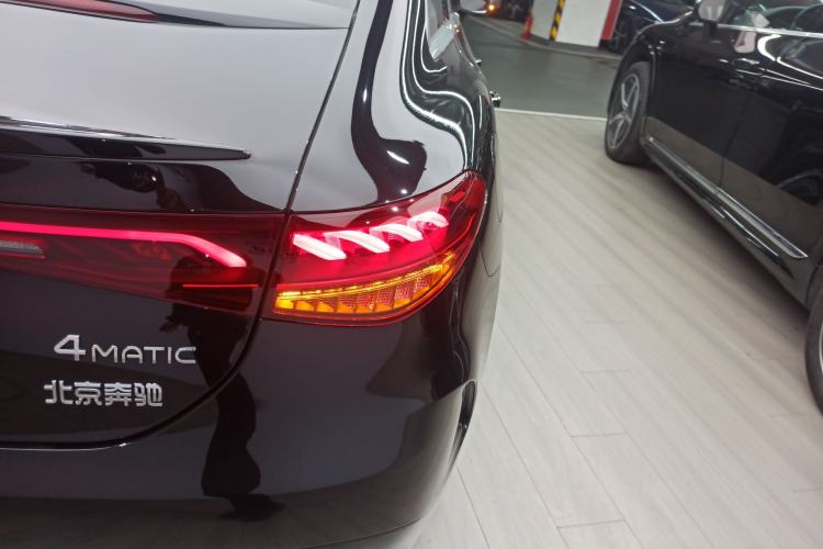 Used Mercedes-Benz EQE 2025 500 4MATIC Pioneer Edition Right Rear Taillight