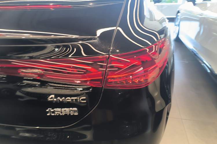 Used Mercedes-Benz EQE 2025 500 4MATIC Pioneer Edition Right Rear Taillight