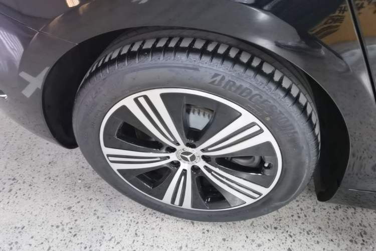 Used Mercedes-Benz EQE 2025 500 4MATIC Pioneer Edition Right Rear Wheel Hub