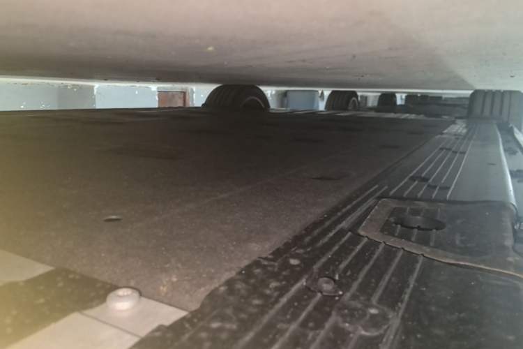 Used Mercedes-Benz EQE 2025 500 4MATIC Pioneer Edition Right Side Sill