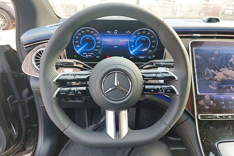 Used Mercedes-Benz EQE 2025 500 4MATIC Pioneer Edition Steering Wheel
