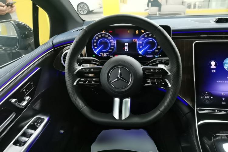 Used Mercedes-Benz EQE 2025 500 4MATIC Pioneer Edition Steering Wheel