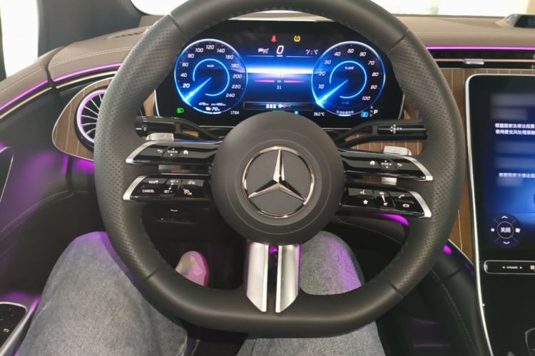 Used Mercedes-Benz EQE 2025 500 4MATIC Pioneer Edition Steering Wheel