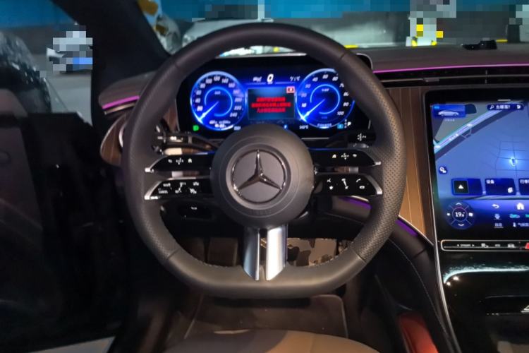 Used Mercedes-Benz EQE 2025 500 4MATIC Pioneer Edition Steering Wheel